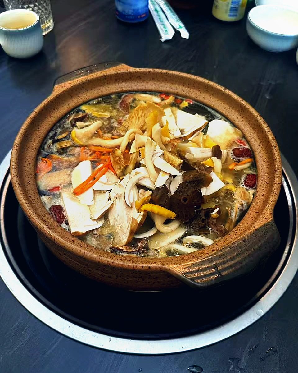 餐桌和灯随拍 8