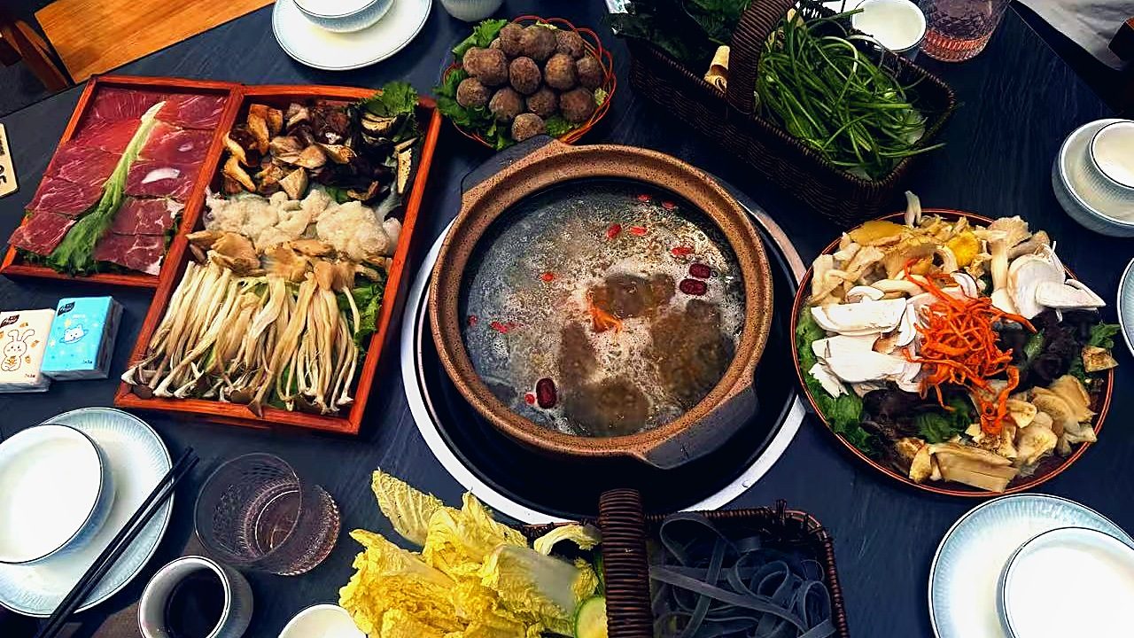 餐桌和灯随拍 9