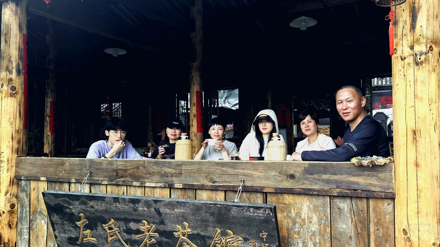 餐桌和灯随拍 16