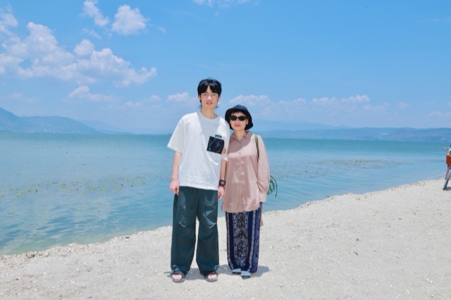 海边二人